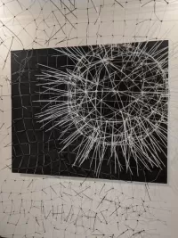 Detalle de la esfera que forma parte de la instalación
